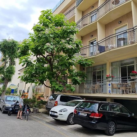 Hotel Esperia Cattolica Zewnętrze zdjęcie