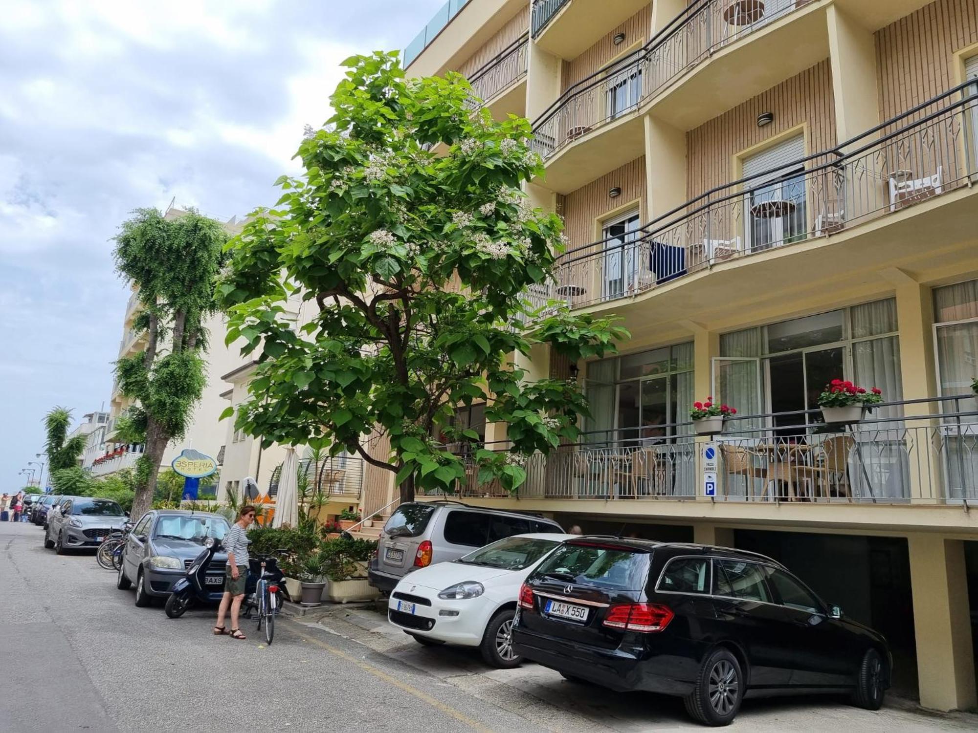 Hotel Esperia Cattolica Zewnętrze zdjęcie