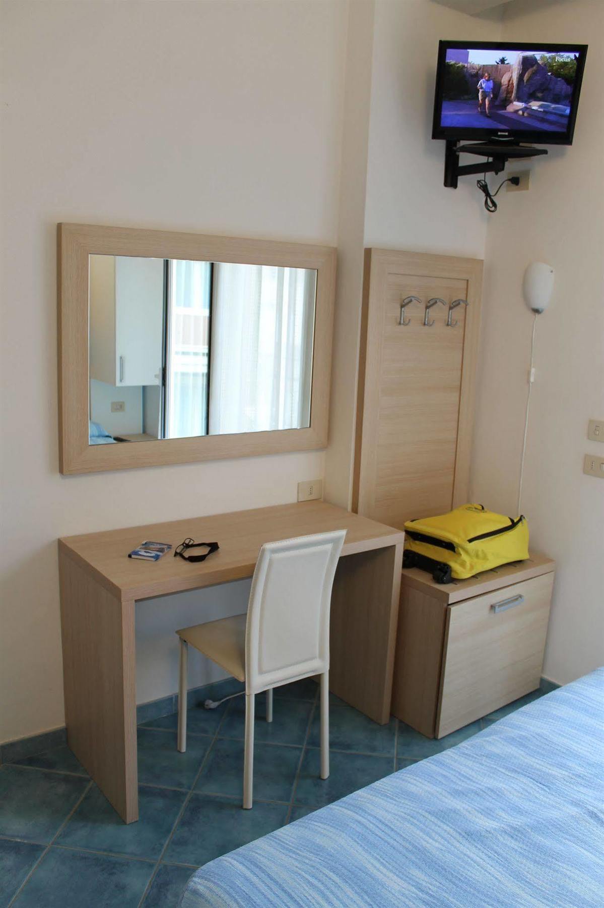 Hotel Esperia Cattolica Zewnętrze zdjęcie